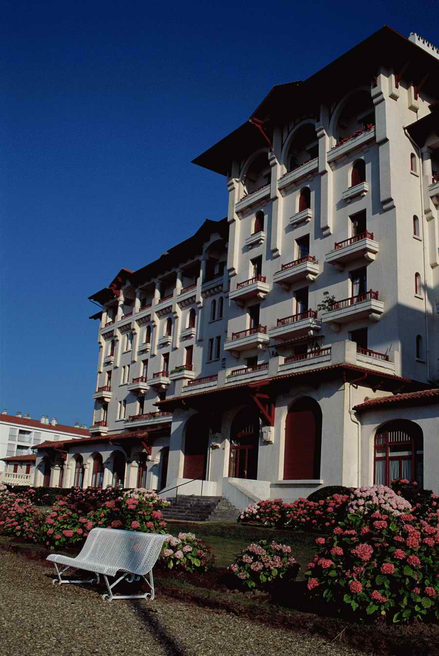 European Landmarks & Travel - Photodisc ></a>
<script language=JavaScript> 
  var txt = 