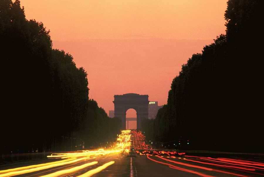 European Landmarks & Travel - Photodisc ></a>
<script language=JavaScript> 
  var txt = 