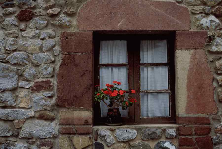 European Landmarks & Travel - Photodisc ></a>
<script language=JavaScript> 
  var txt = 