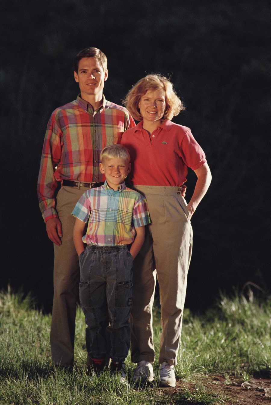 Family & Lifestyles - Photodisc ></a>
<script language=JavaScript> 
  var txt = 