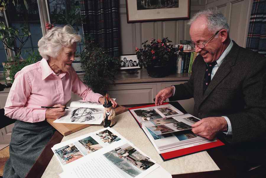 Family & Lifestyles - Photodisc ></a>
<script language=JavaScript> 
  var txt = 