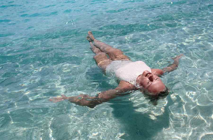 Going on Holiday - Photodisc ></a>
<script language=JavaScript> 
  var txt = 