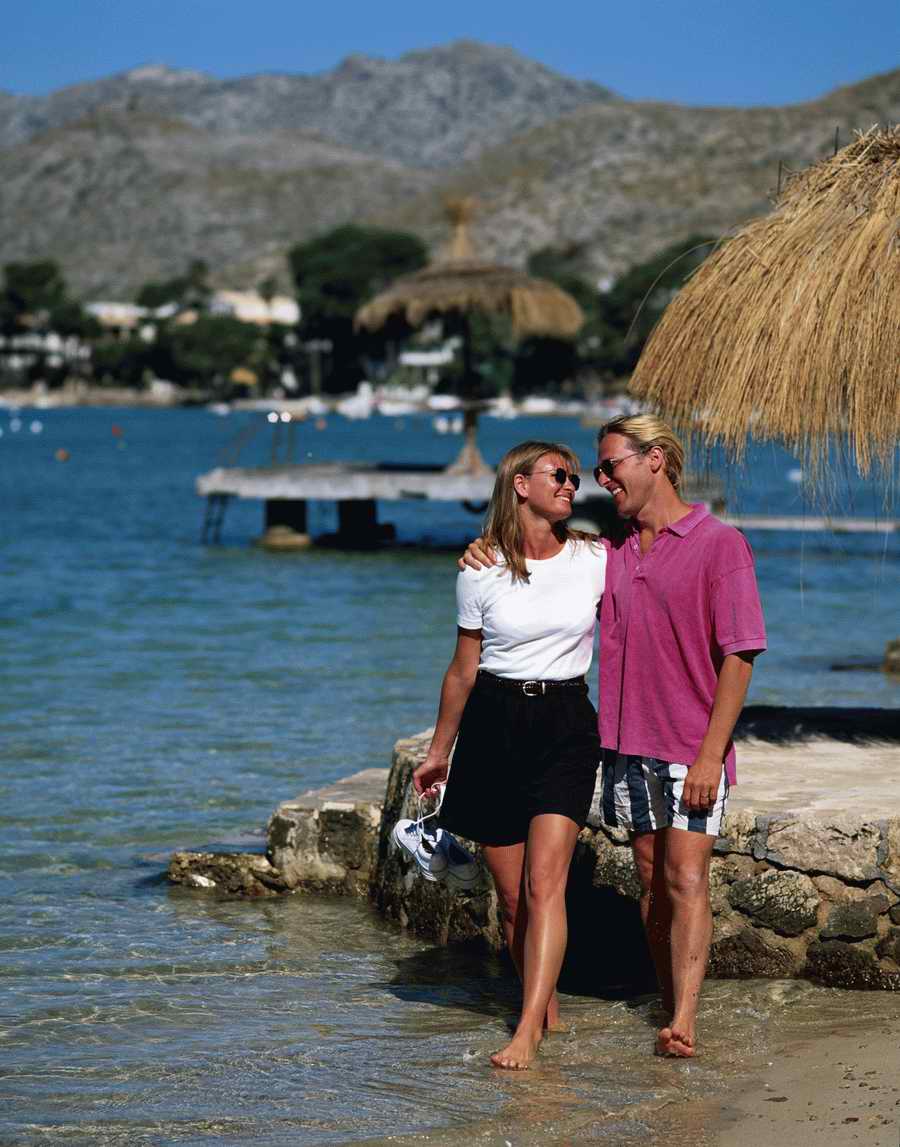 Going on Holiday - Photodisc ></a>
<script language=JavaScript> 
  var txt = 