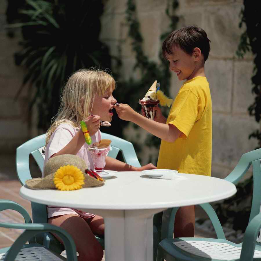 Going on Holiday - Photodisc ></a>
<script language=JavaScript> 
  var txt = 