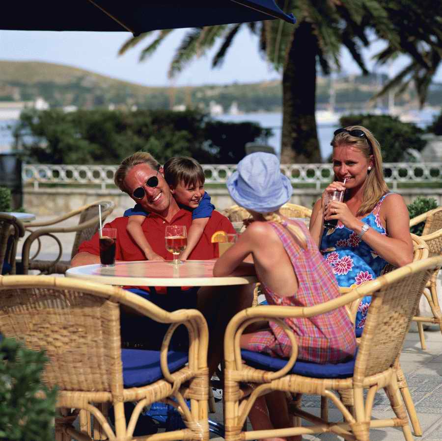 Going on Holiday - Photodisc ></a>
<script language=JavaScript> 
  var txt = 