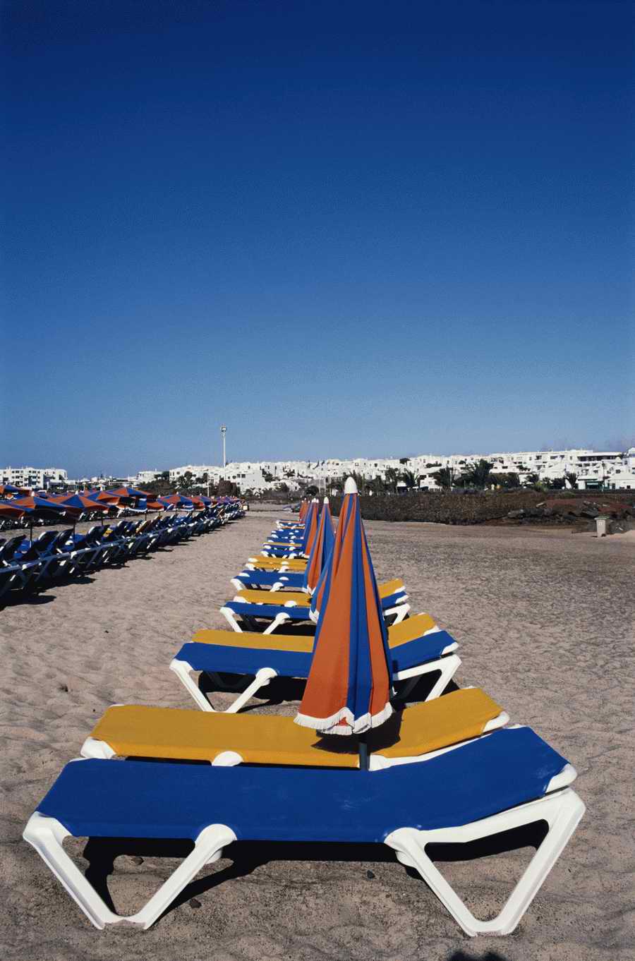 Going on Holiday - Photodisc ></a>
<script language=JavaScript> 
  var txt = 