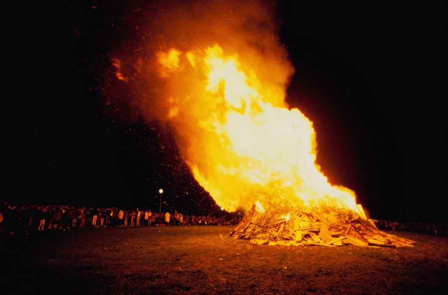 Holidays, Celebrations & Seasons - Photodisc ></a>
<script language=JavaScript> 
  var txt = 