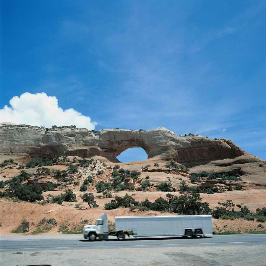 Industry & Transportation - Photodisc ></a>
<script language=JavaScript> 
  var txt = 