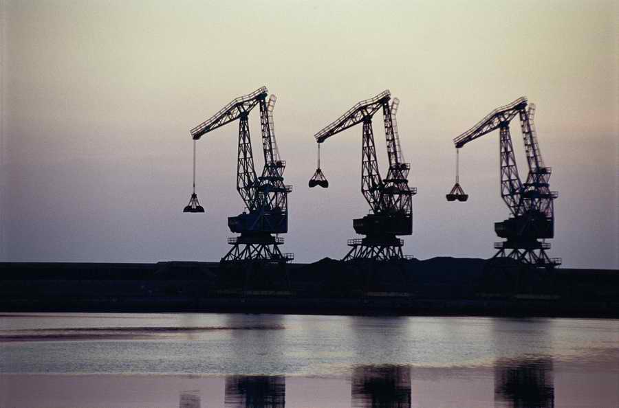 Industry & Transportation - Photodisc ></a>
<script language=JavaScript> 
  var txt = 