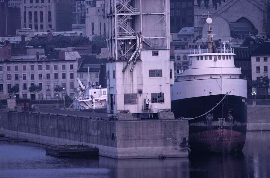 Industry & Transportation - Photodisc ></a>
<script language=JavaScript> 
  var txt = 