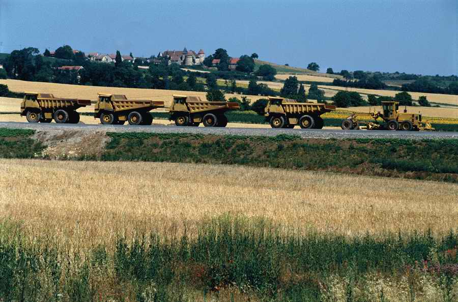 Industry & Transportation - Photodisc ></a>
<script language=JavaScript> 
  var txt = 