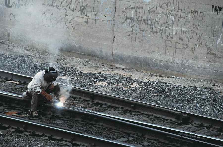 Industry & Transportation - Photodisc ></a>
<script language=JavaScript> 
  var txt = 