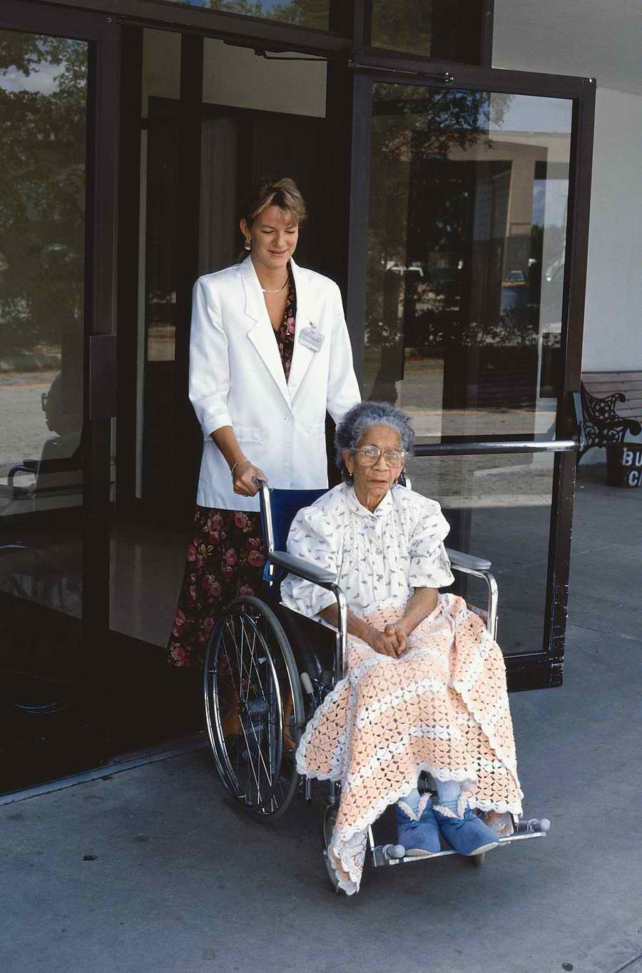 Mature LifeStyles - Photodisc ></a>
<script language=JavaScript> 
  var txt = 