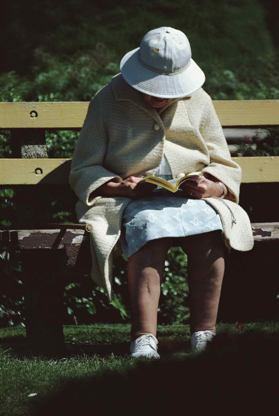 People & Lifestyles - Photodisc ></a>
<script language=JavaScript> 
  var txt = 