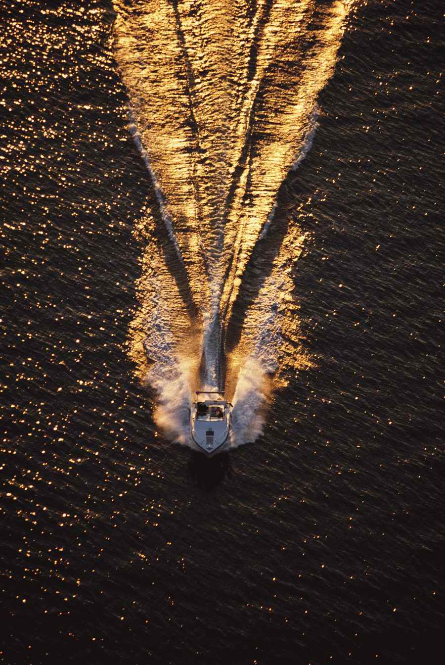 People & Lifestyles - Photodisc ></a>
<script language=JavaScript> 
  var txt = 