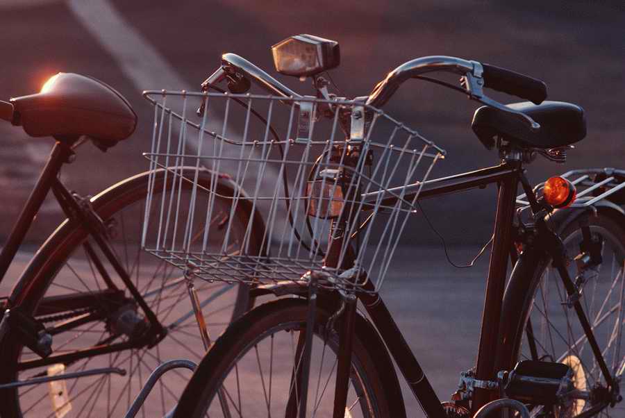 People & Lifestyles - Photodisc ></a>
<script language=JavaScript> 
  var txt = 