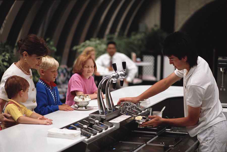 People & Lifestyles - Photodisc ></a>
<script language=JavaScript> 
  var txt = 