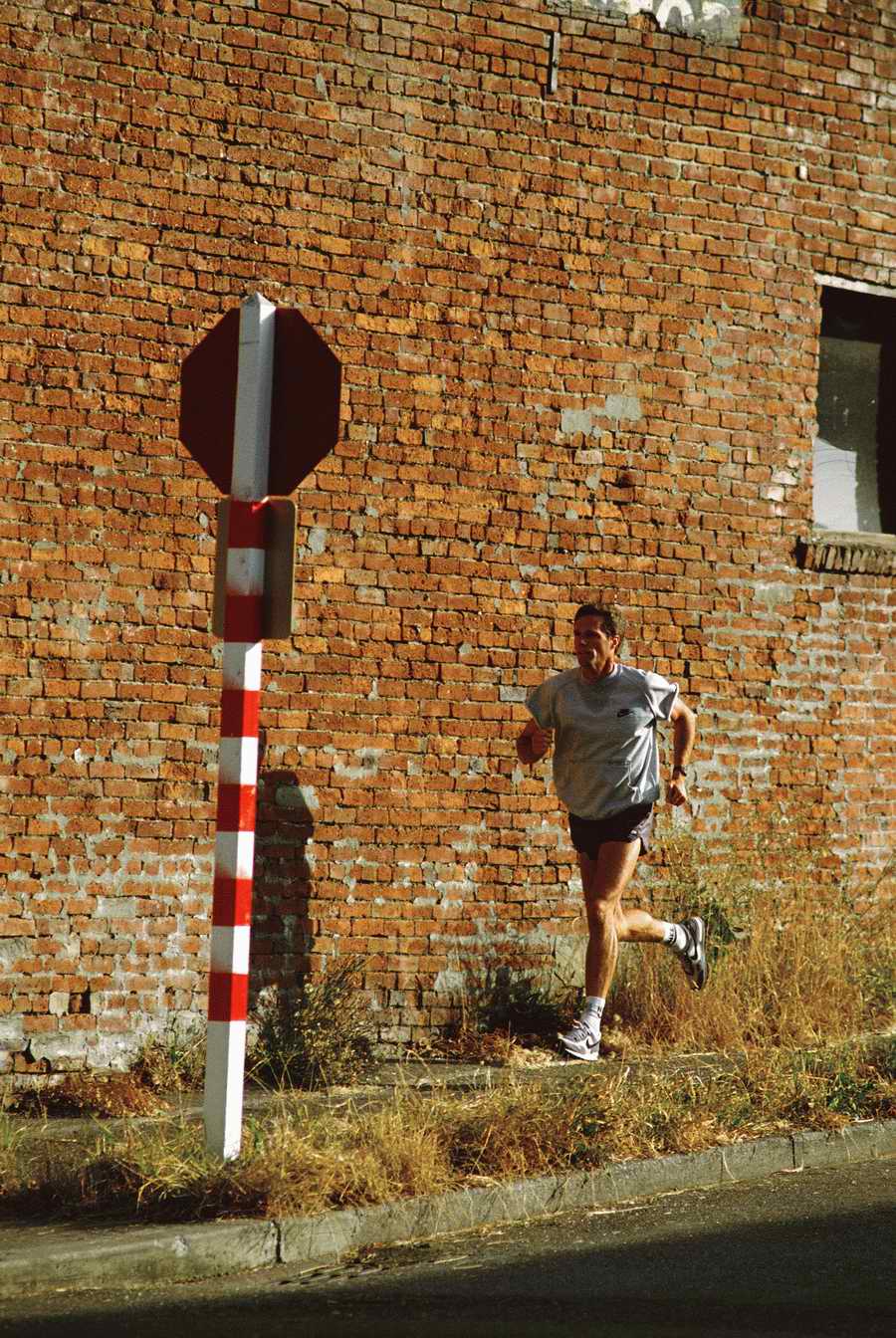 People & Lifestyles - Photodisc ></a>
<script language=JavaScript> 
  var txt = 