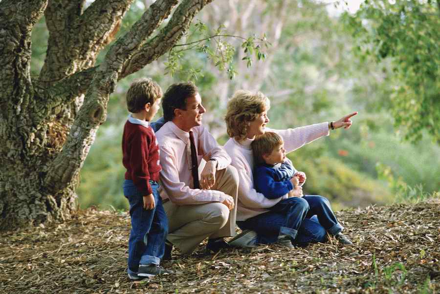 People & Lifestyles - Photodisc ></a>
<script language=JavaScript> 
  var txt = 