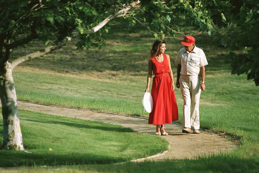 People & Lifestyles - Photodisc ></a>
<script language=JavaScript> 
  var txt = 