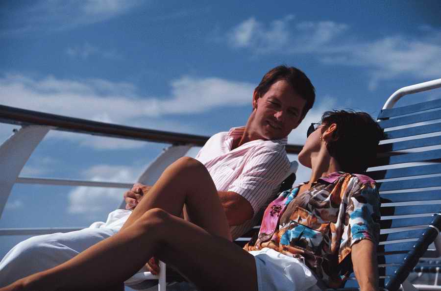 People, Lifestyles & Vacations - Photodisc ></a>
<script language=JavaScript> 
  var txt = 