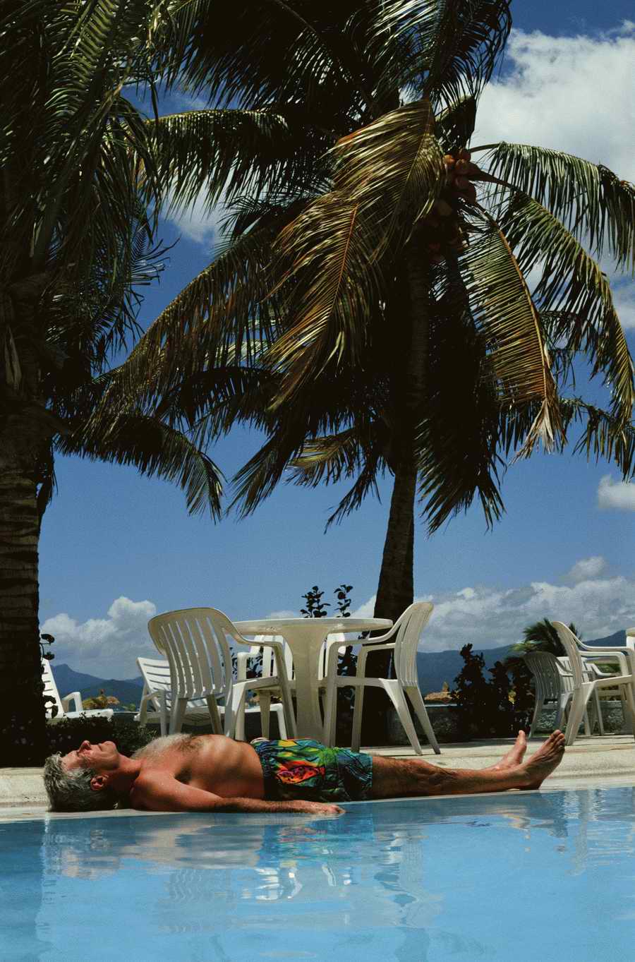 People, Lifestyles & Vacations - Photodisc ></a>
<script language=JavaScript> 
  var txt = 