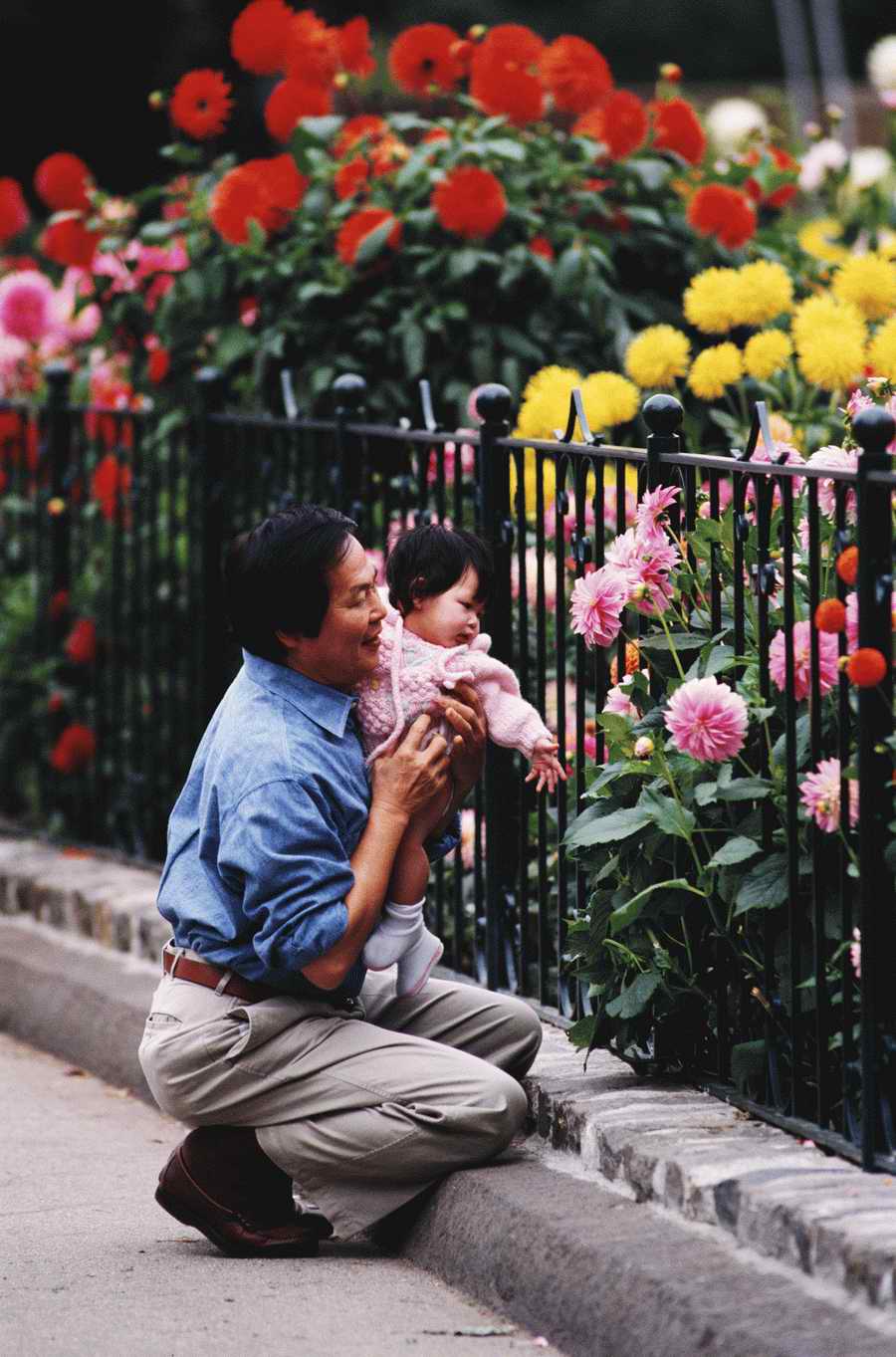 People, Lifestyles & Vacations - Photodisc ></a>
<script language=JavaScript> 
  var txt = 