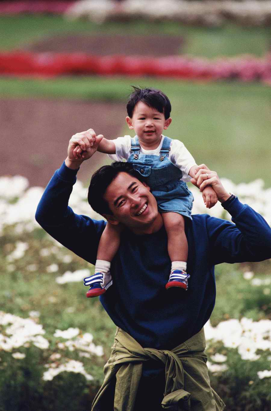 People, Lifestyles & Vacations - Photodisc ></a>
<script language=JavaScript> 
  var txt = 