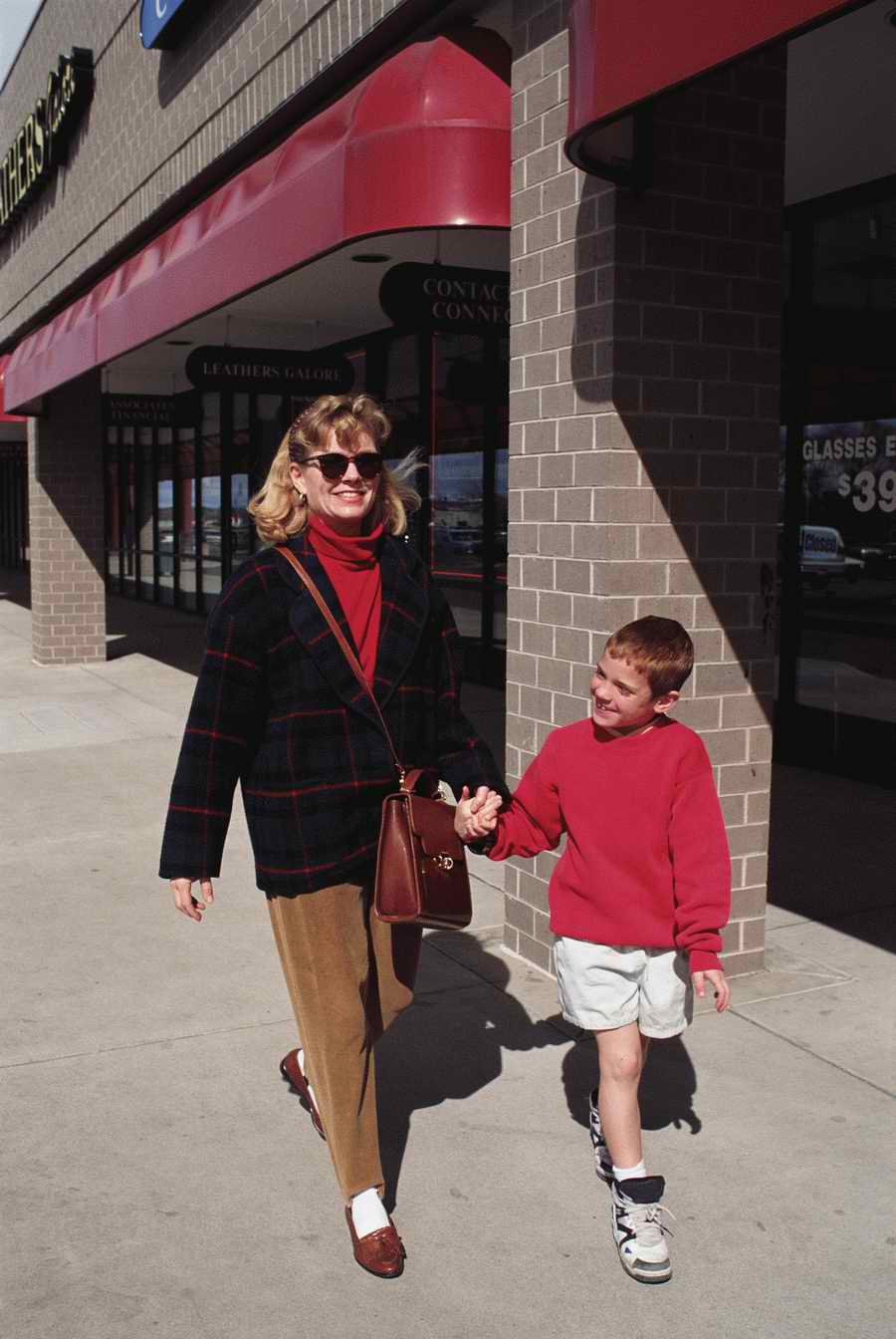 Retail, Shopping & Small Business - Photodisc ></a>
<script language=JavaScript> 
  var txt = 