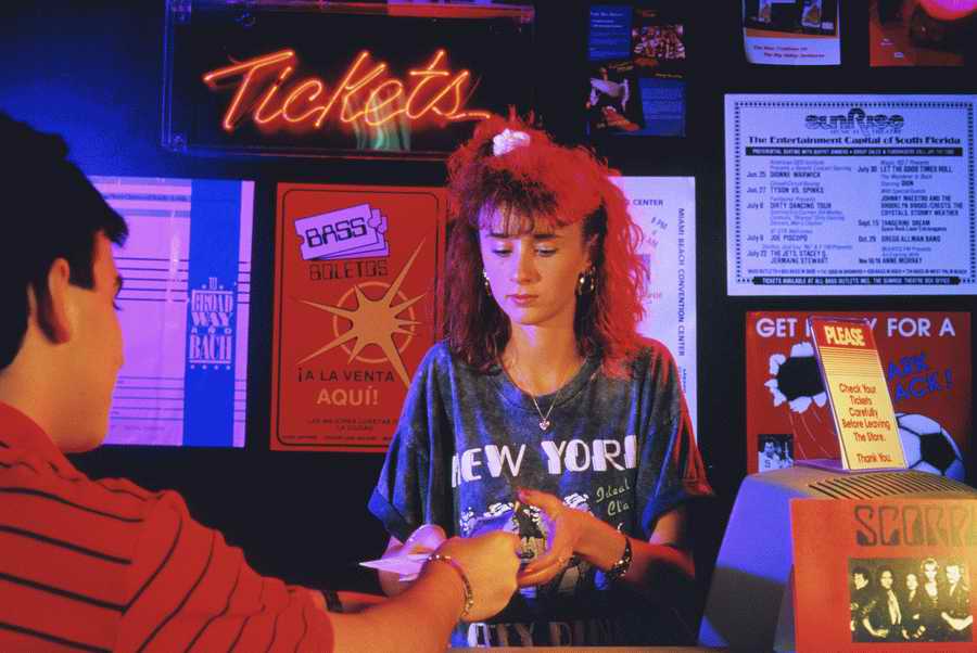 Retail, Shopping & Small Business - Photodisc ></a>
<script language=JavaScript> 
  var txt = 