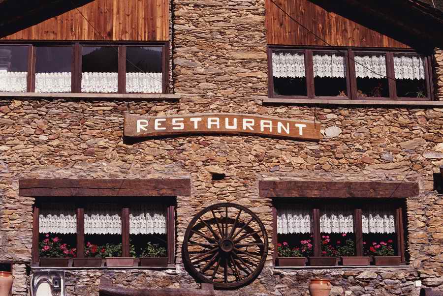 Retail, Shopping & Small Business - Photodisc ></a>
<script language=JavaScript> 
  var txt = 