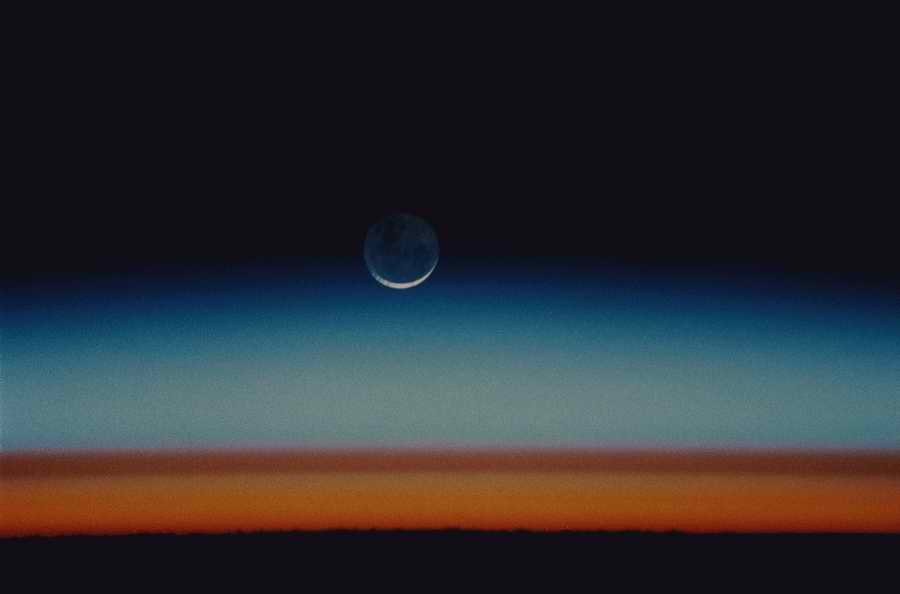 Spacescapes - Photodisc ></a>
<script language=JavaScript> 
  var txt = 