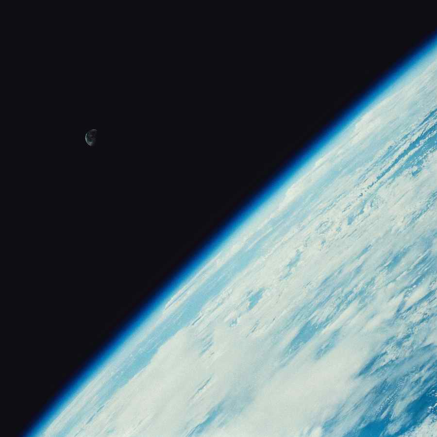 Spacescapes - Photodisc ></a>
<script language=JavaScript> 
  var txt = 