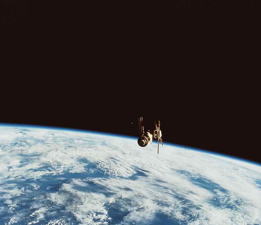 Spacescapes - Photodisc ></a>
<script language=JavaScript> 
  var txt = 