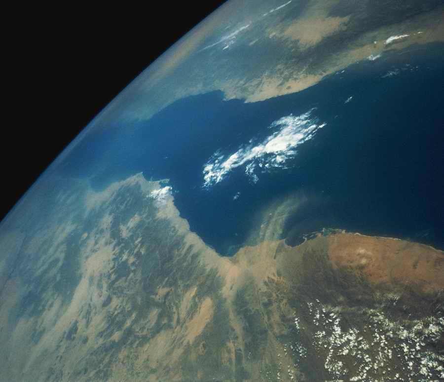 Spacescapes - Photodisc ></a>
<script language=JavaScript> 
  var txt = 