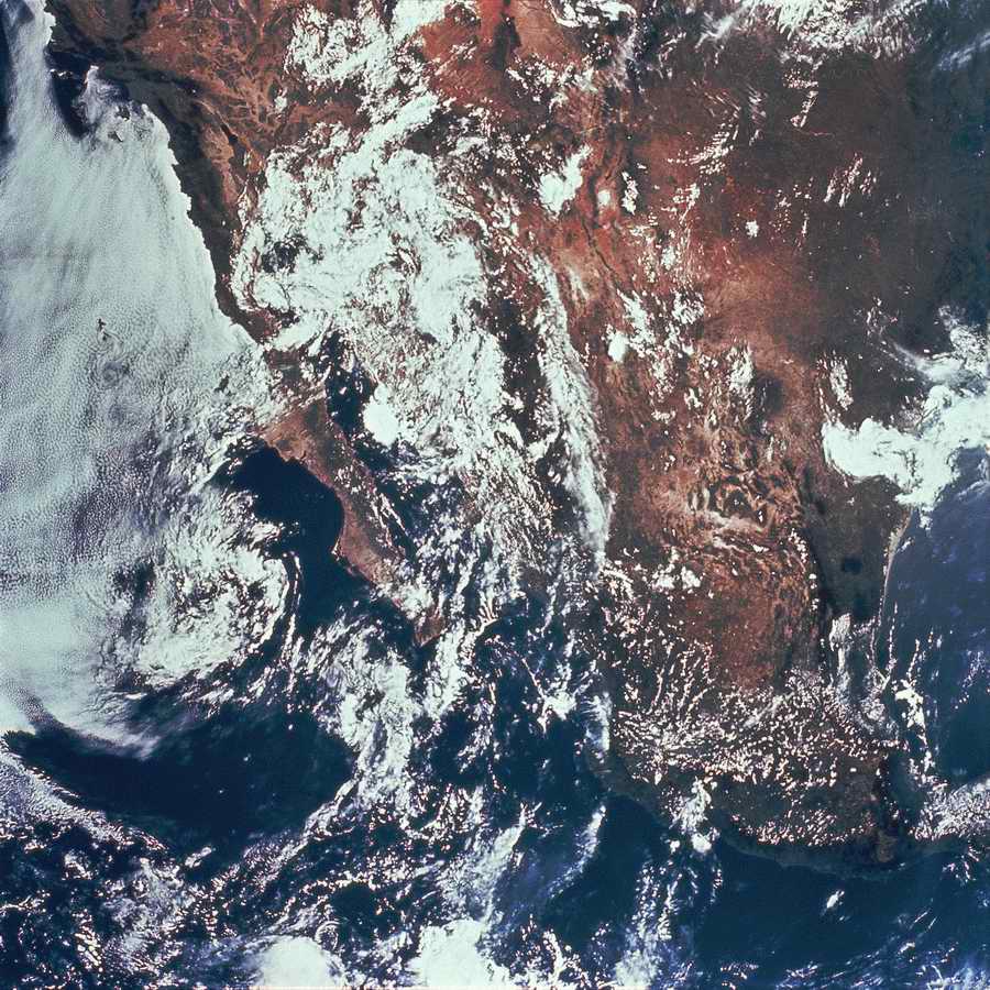 Spacescapes - Photodisc ></a>
<script language=JavaScript> 
  var txt = 