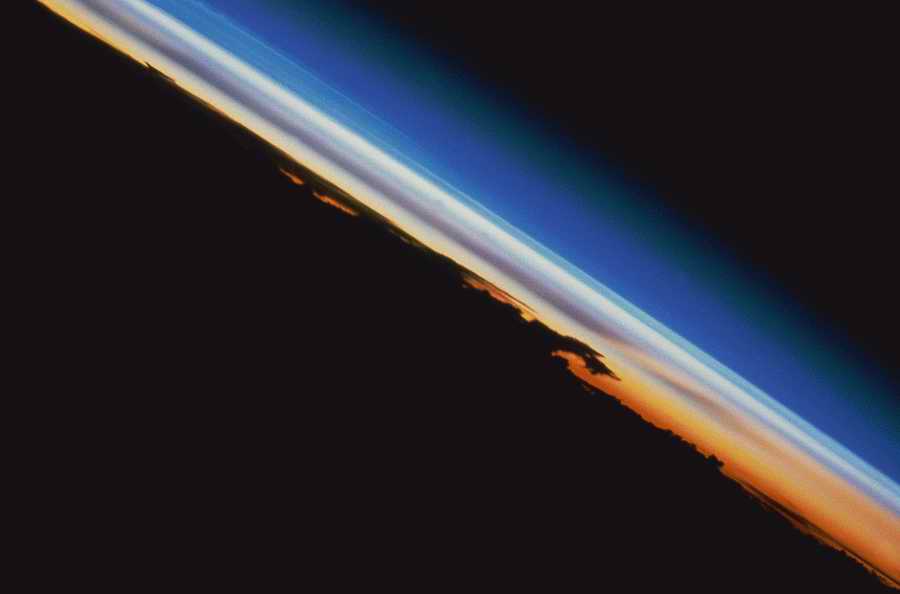 Spacescapes - Photodisc ></a>
<script language=JavaScript> 
  var txt = 