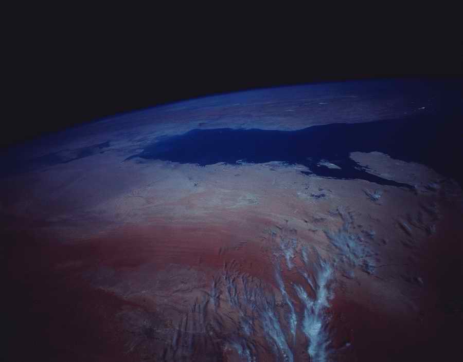 Spacescapes - Photodisc ></a>
<script language=JavaScript> 
  var txt = 