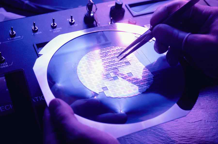 Science, Technology & Medicine 2 - Photodisc ></a>
<script language=JavaScript> 
  var txt = 