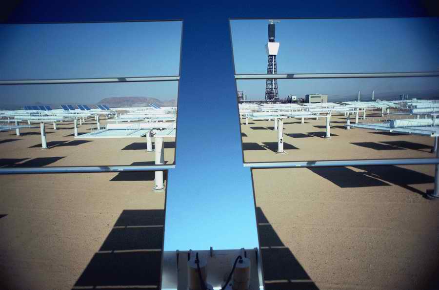 Science, Technology & Medicine 2 - Photodisc ></a>
<script language=JavaScript> 
  var txt = 