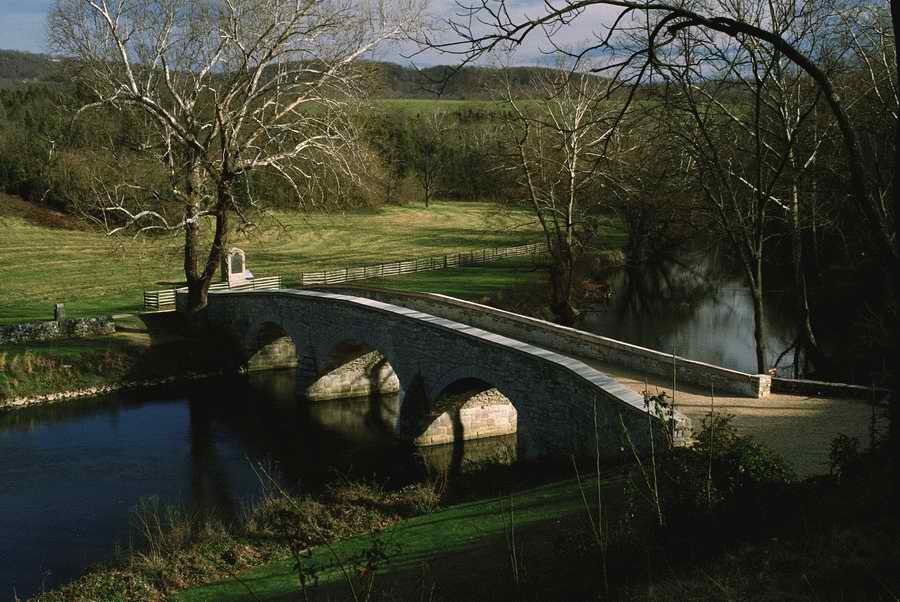 US Landmarks & Travel - Photodisc ></a>
<script language=JavaScript> 
  var txt = 