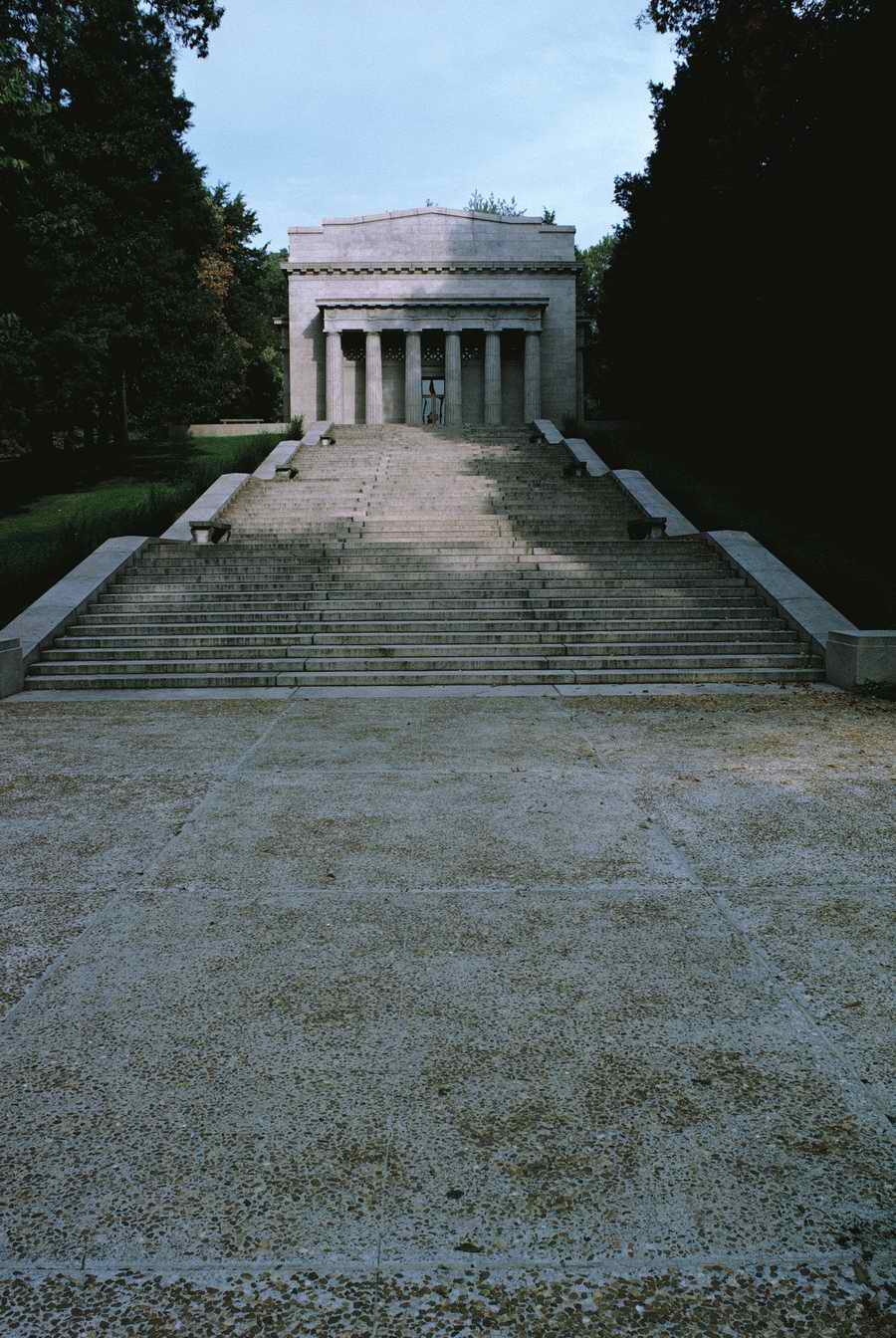 US Landmarks & Travel - Photodisc ></a>
<script language=JavaScript> 
  var txt = 