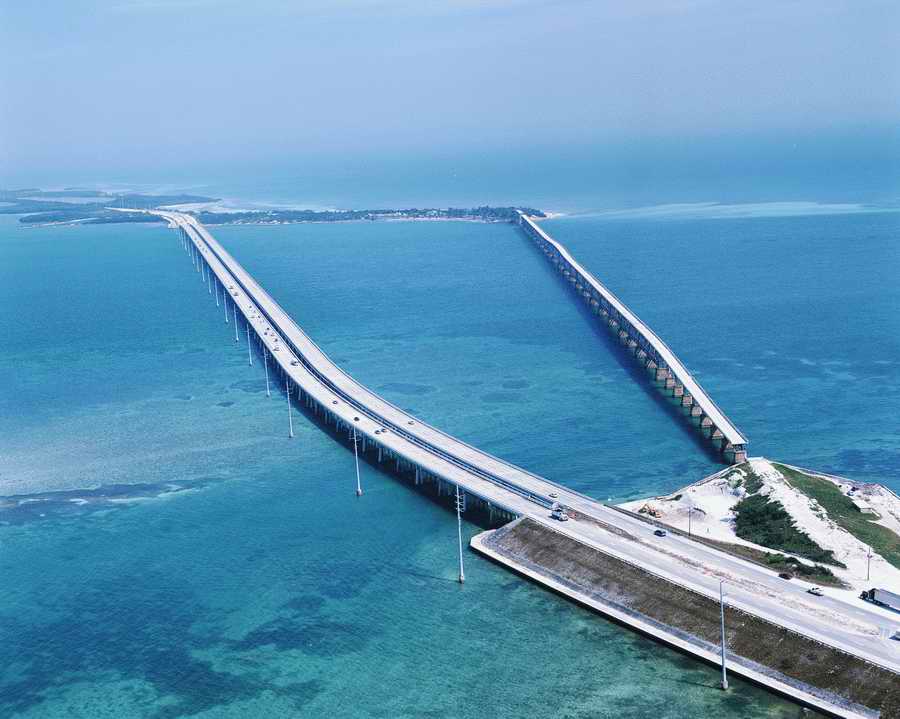 US Landmarks & Travel - Photodisc ></a>
<script language=JavaScript> 
  var txt = 