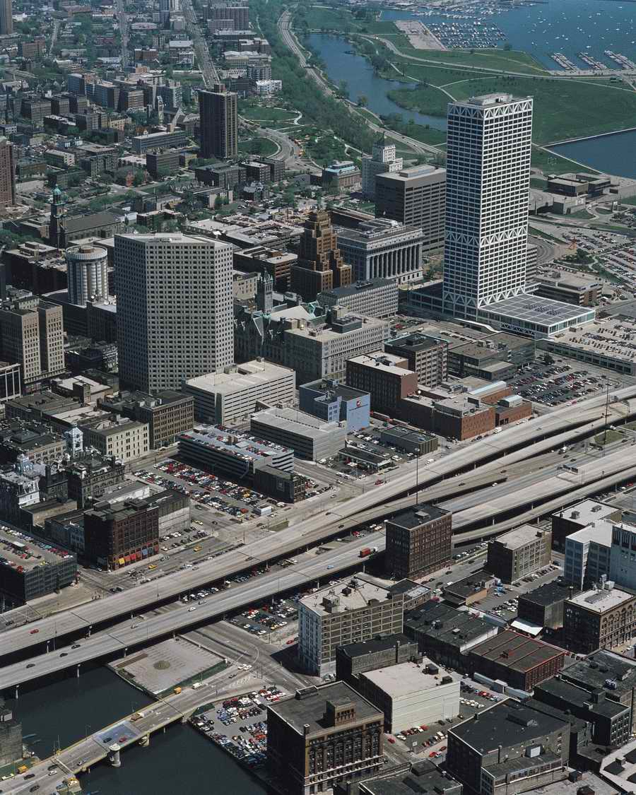 US Landmarks & Travel - Photodisc ></a>
<script language=JavaScript> 
  var txt = 