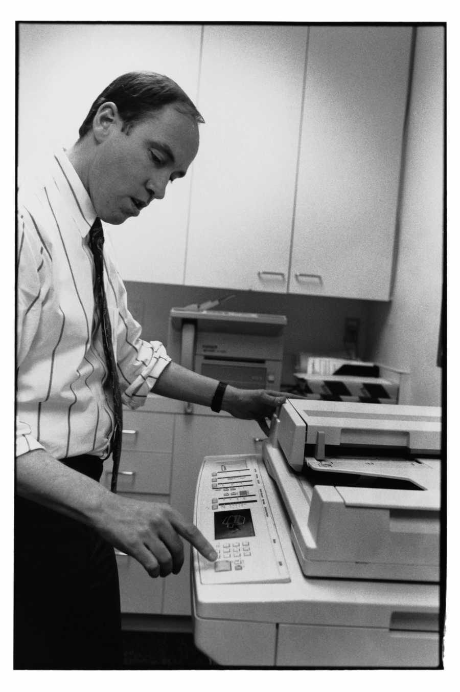 Wired Business - Photodisc ></a>
<script language=JavaScript> 
  var txt = 