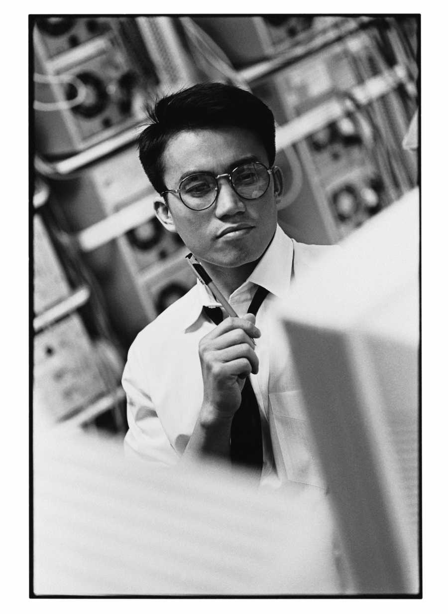 Wired Business - Photodisc ></a>
<script language=JavaScript> 
  var txt = 