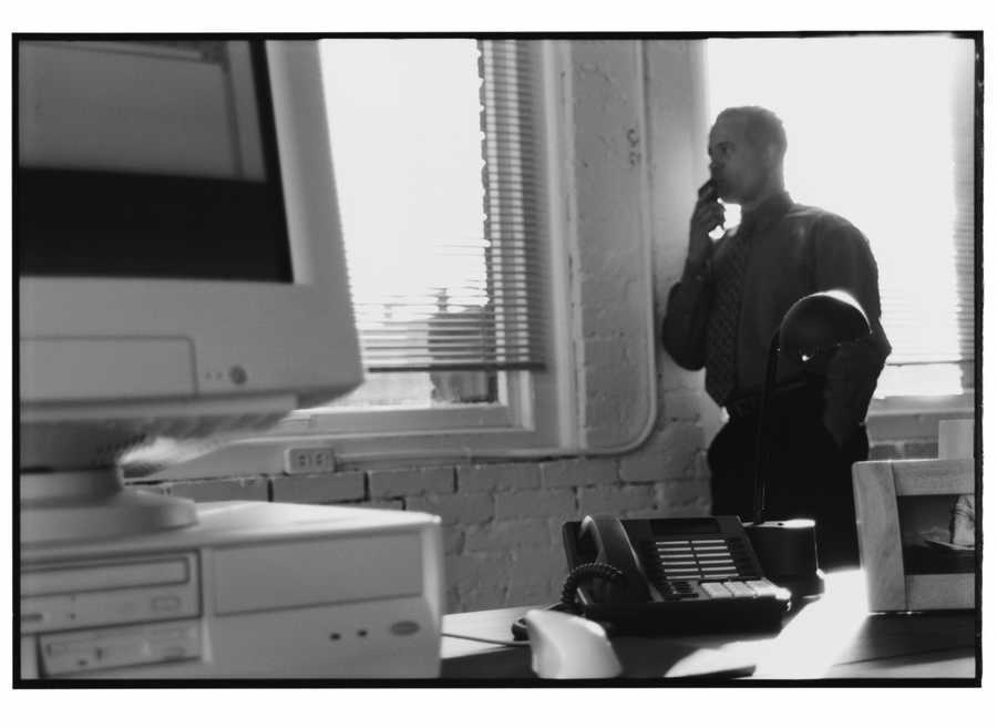 Wired Business - Photodisc ></a>
<script language=JavaScript> 
  var txt = 