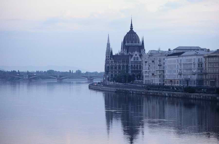 World Landmarks & Travel - Photodisc ></a>
<script language=JavaScript> 
  var txt = 