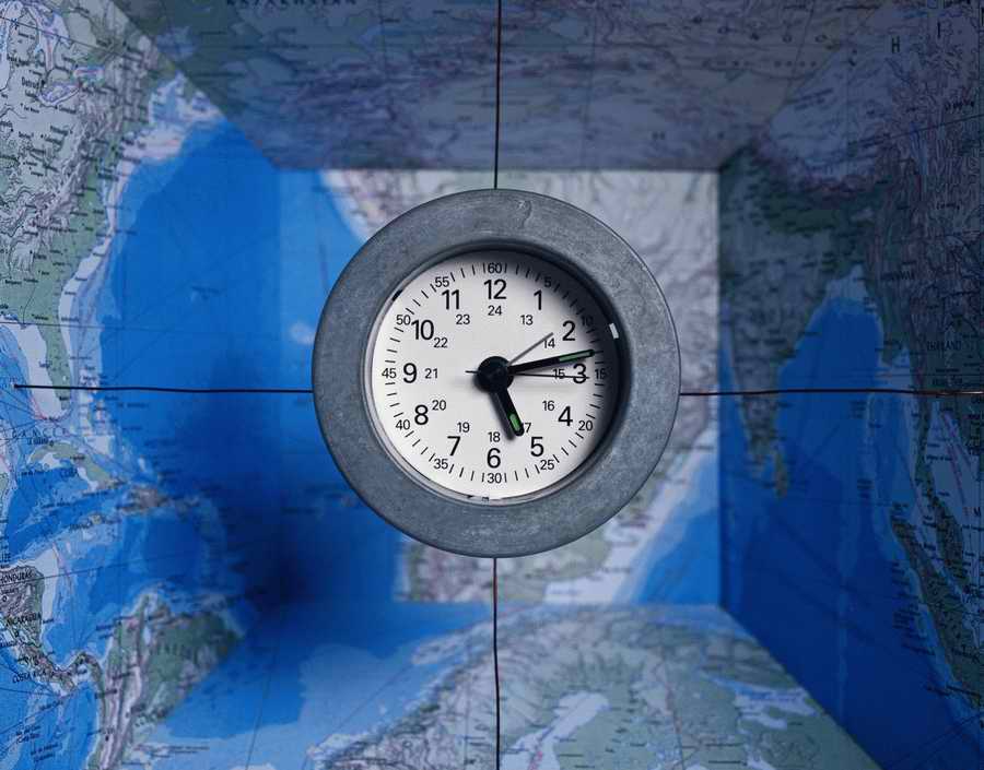 Clocks Instruments of Time - Photodisk Designer Tools ></a>
<script language=JavaScript> 
  var txt = 