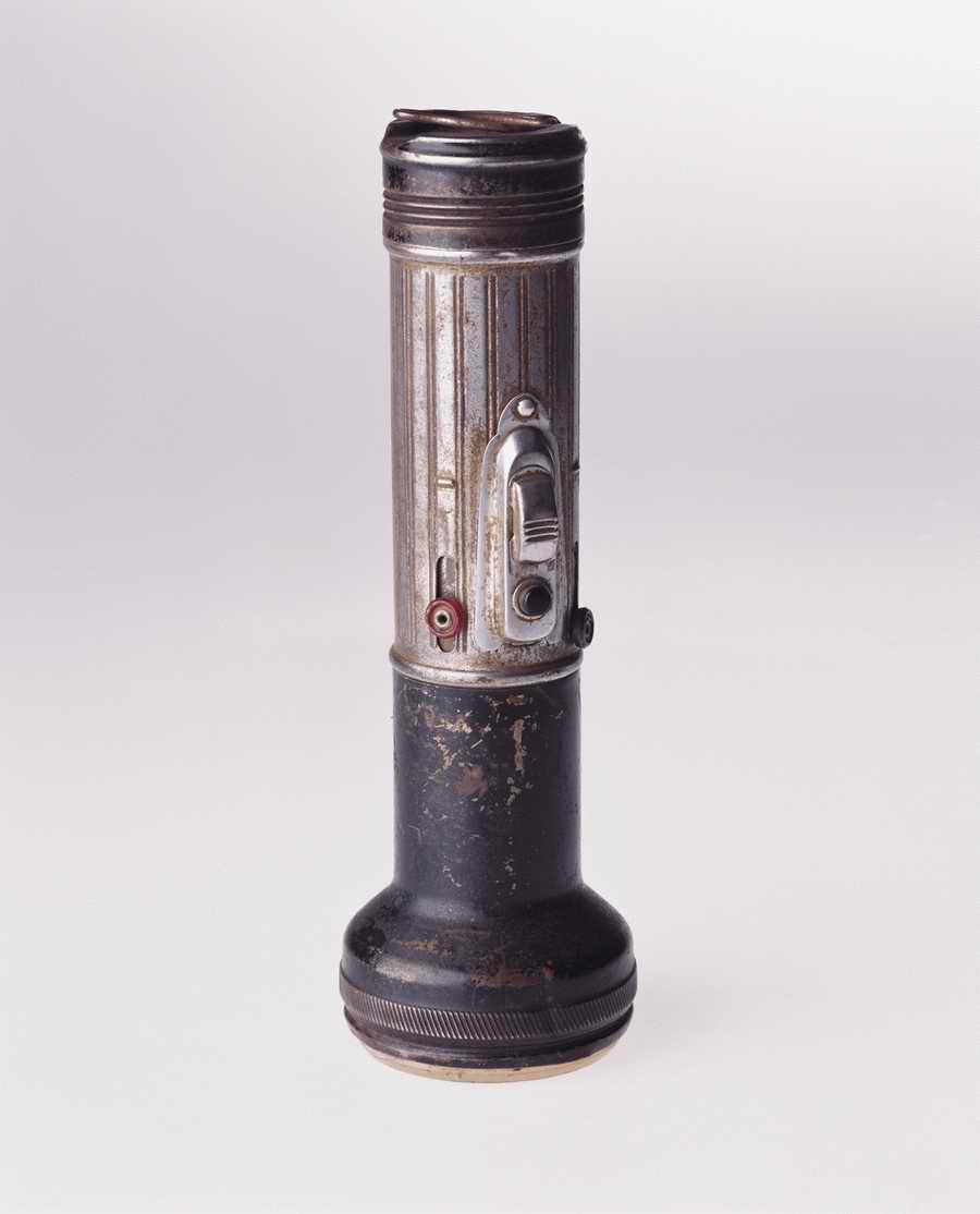 Retro Relics - Photodisc Object Series ></a>
<script language=JavaScript> 
  var txt = 